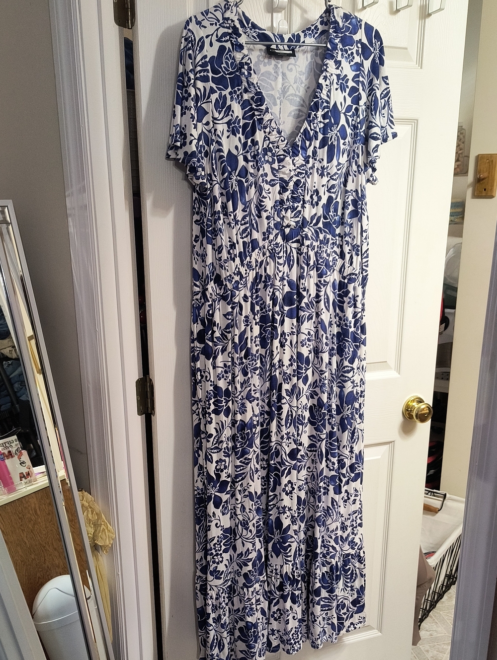 Land Bryand White and Blue Floral V-Neck Maxi Dress